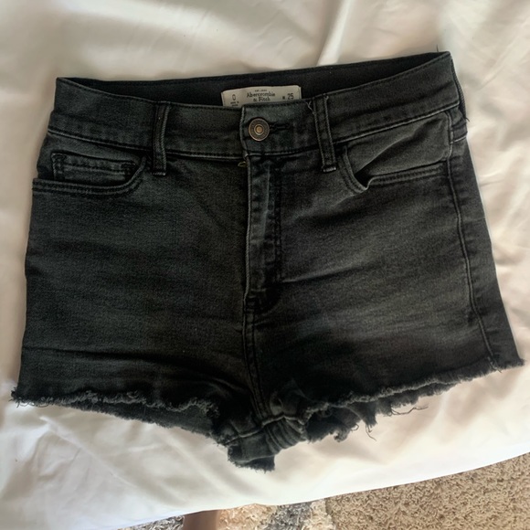 Abercrombie and Fitch Jean Shorts - Picture 2 of 2